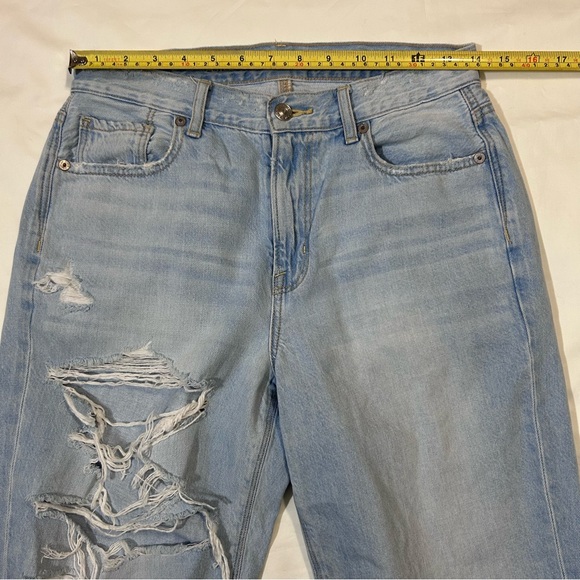 American Eagle Light Wash distressed straight Mom Jeans 4 - Picture 9 of 15